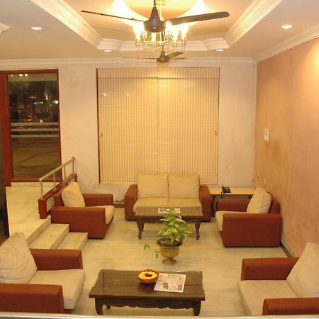 Hotel Saradharam Chidambaram Bagian luar foto