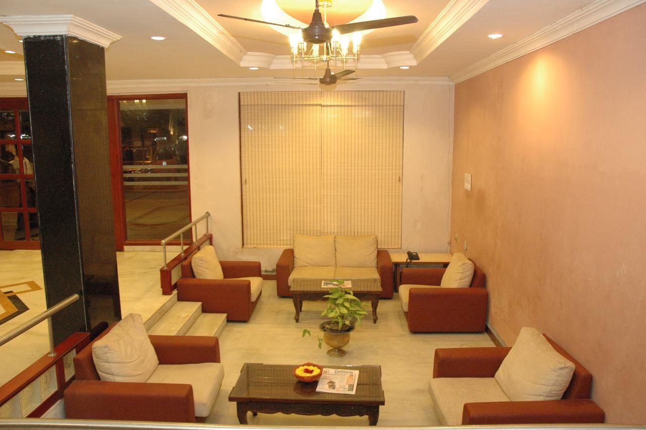 Hotel Saradharam Chidambaram Bagian luar foto