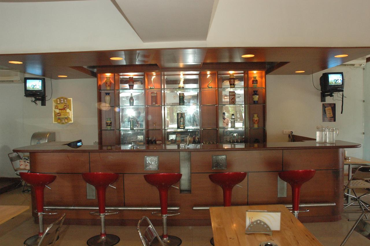 Hotel Saradharam Chidambaram Bagian luar foto